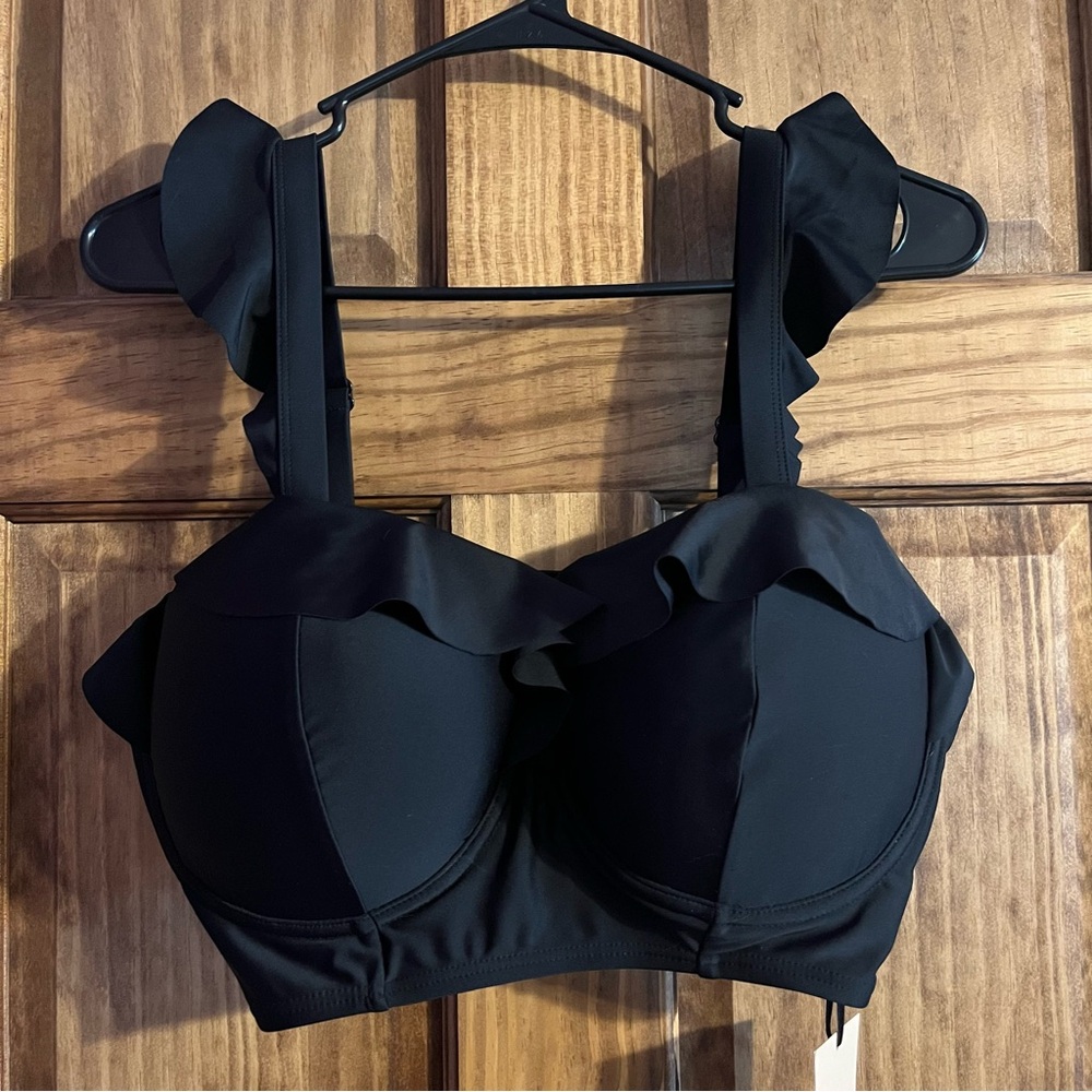 NWT Unique Vintage Ruffle Swim Top